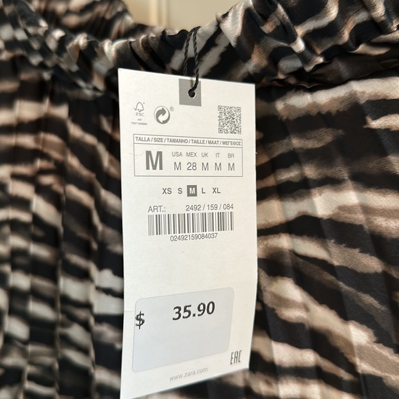 Zara Skirt - Picture 2 of 3